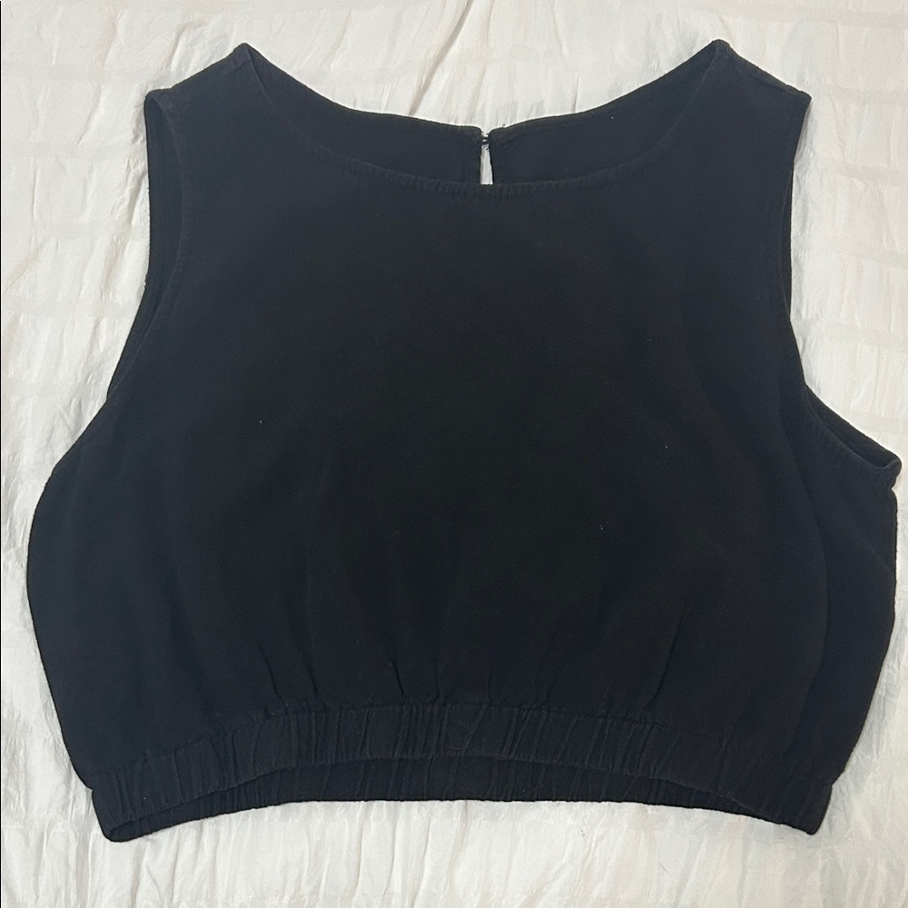 Black Sleeveless Women's Crop Top